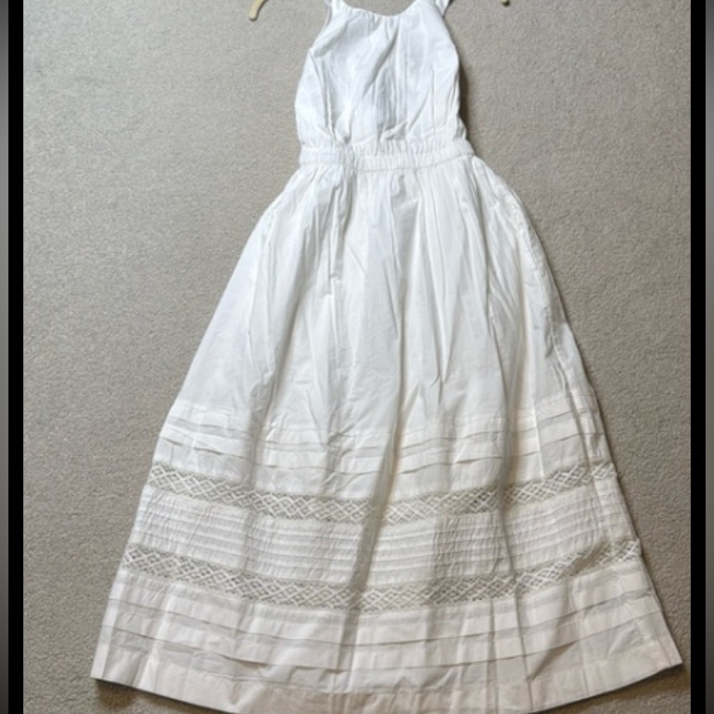 GAP Classic White Garment
